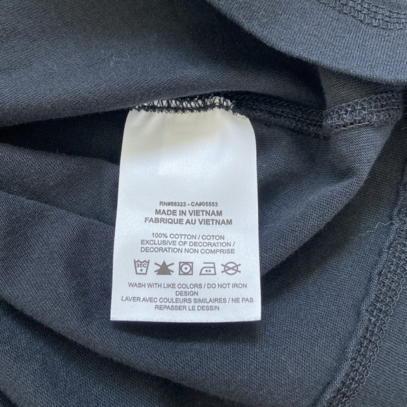 Nike • Black Long Sleeve Mock Neck Gold Embroidered Chains - Picture 13 of 13